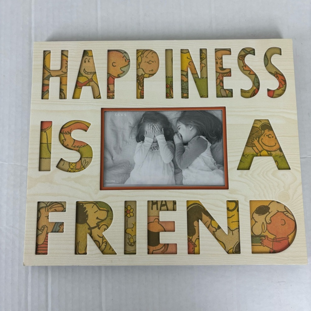 VTG Hallmark Peanuts cartoon photo frame-Happiness is a Friend-EUC